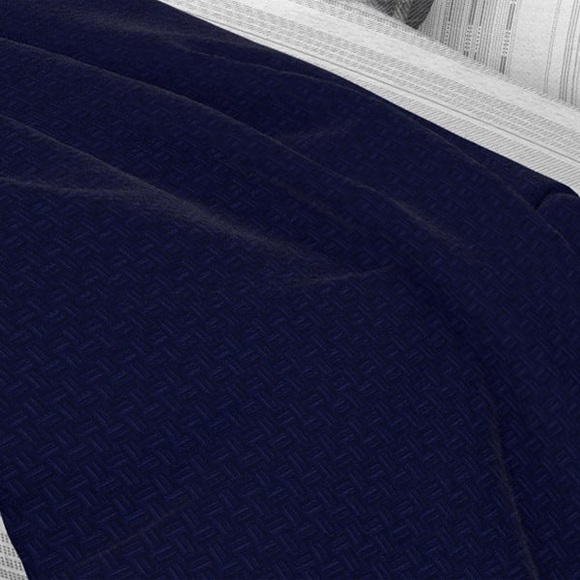 Swiss Collection - 100% Combed Cotton Blanket - Picture 3 of 6